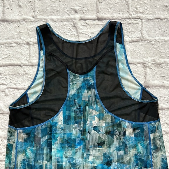 Size 8 Lululemon sculpt tank 2 - Picture 3 of 5